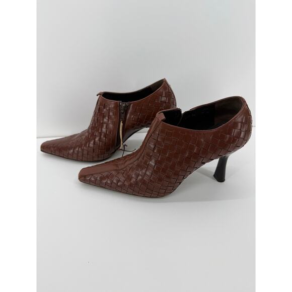 Vintage Donald Pliner Woven Pointed Toe Ankle Boots Heels size 7M - Picture 1 of 6